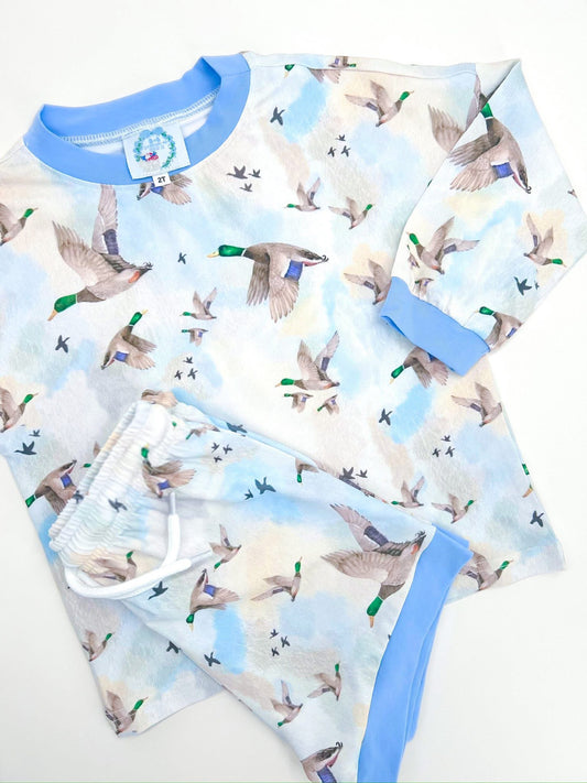 Preorder: Mallard Landing Adult Lounge