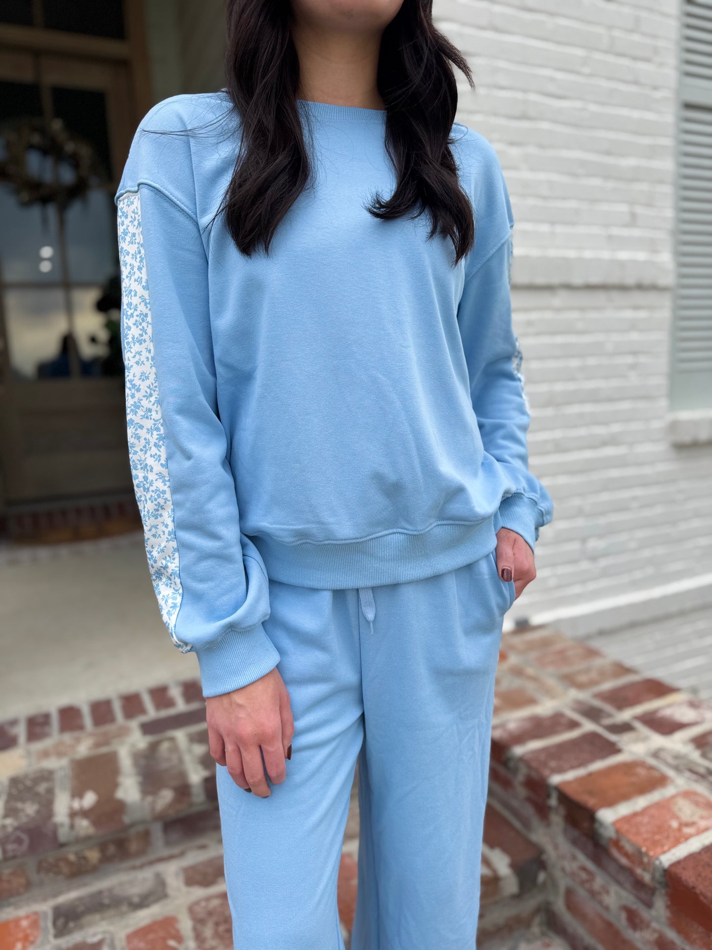 She’s a Wildflower Blue Ditsy Floral Jogger Set
